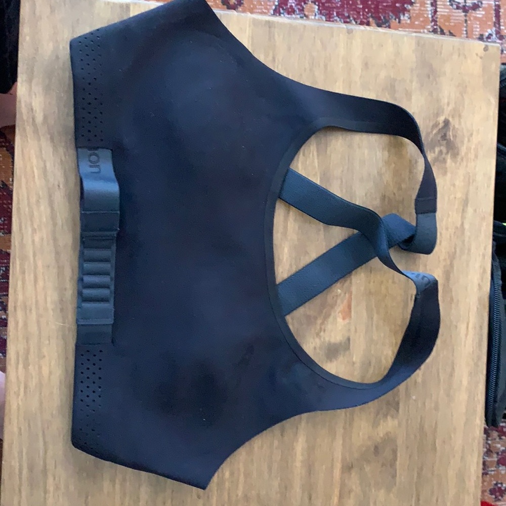 Lululemon Barry Bootcamp collaboration Bra.